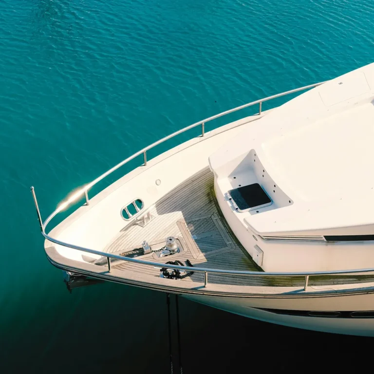 oceanfront-yacht-escape